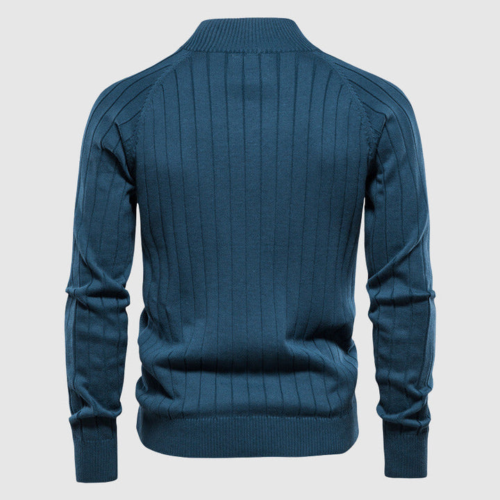 Grå ribbestrikket herre cardigan med zip-up. Varm og komfortabel for vinter og kjølige kvelder.
