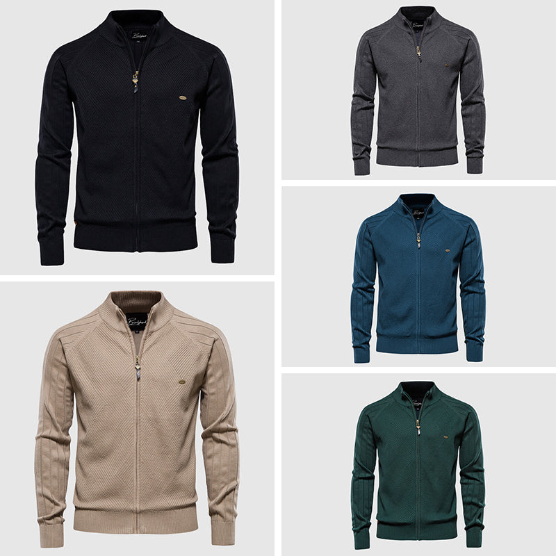 Moderne herre zip-up cardigan med ribbet mønster. Tidløst valg for lag-på-lag stil og komfort.