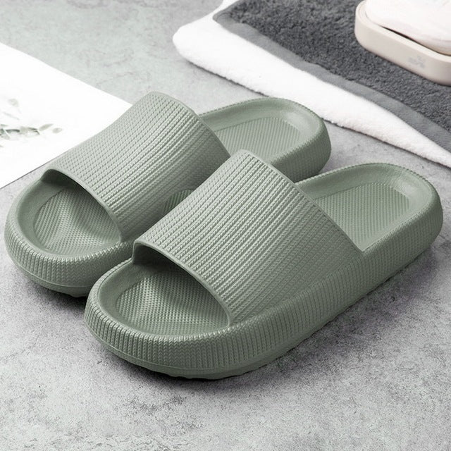 Dame vanntette pantofler i et komfortabelt design, perfekte for avslapning og fotpleie i alle vær.