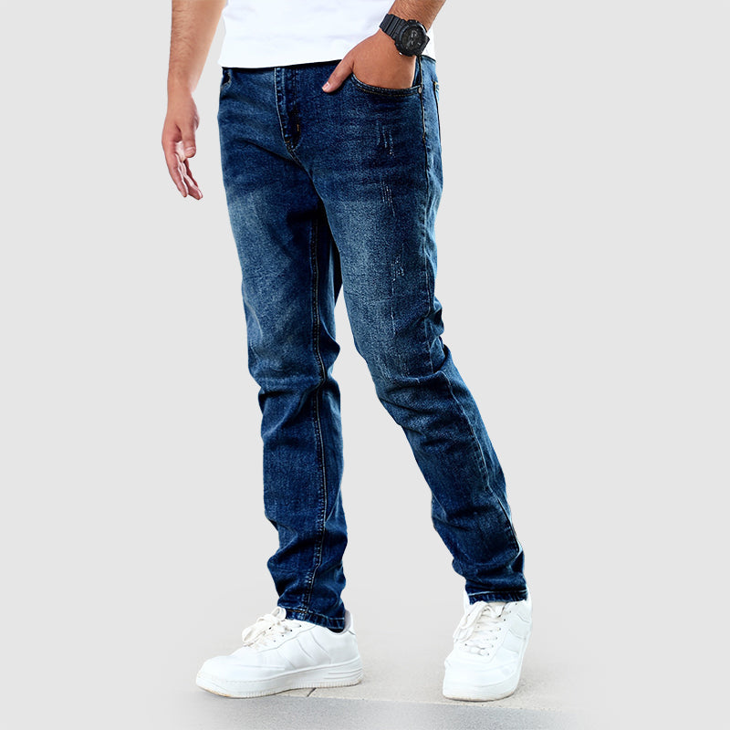 Svarte herrejeans med rett ben, allsidig for helårsbruk. Casual og stilren normal passform for menn.