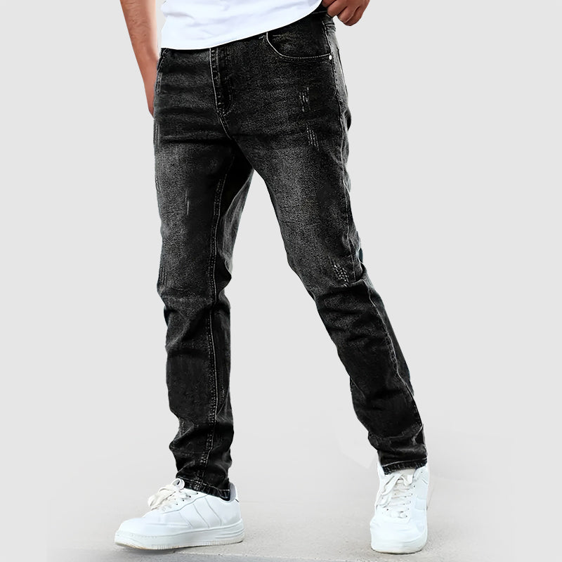 Komfortable herrejeans med rett ben, mellomhøy midje og glidelås. Allsidige hverdagsjeans i klassisk stil.