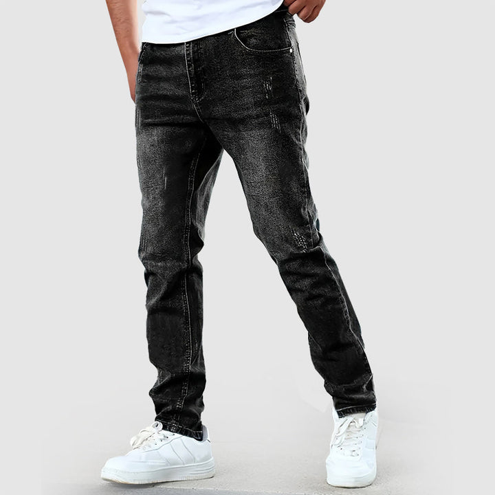 Komfortable herrejeans med rett ben, mellomhøy midje og glidelås. Allsidige hverdagsjeans i klassisk stil.