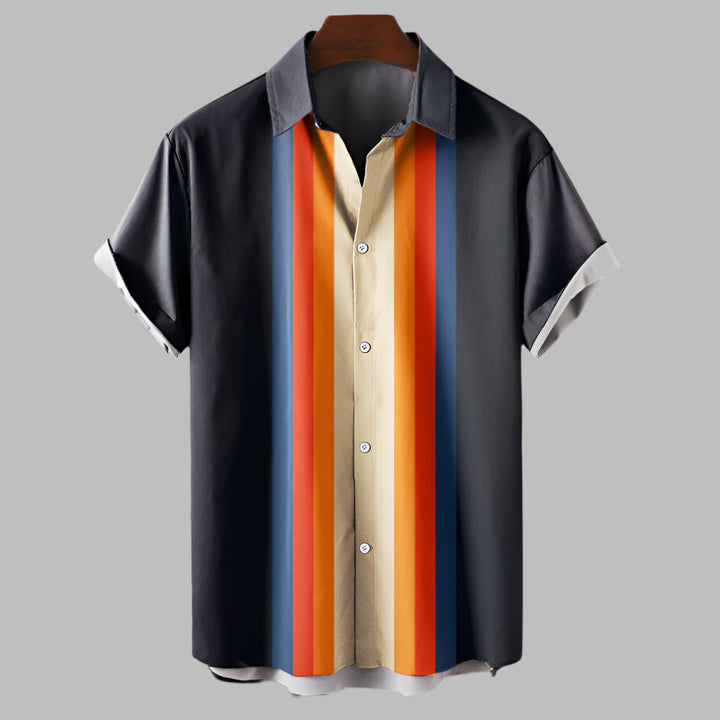 Vintage inspirert herreskjorte med korterme og løs passform for en casual sommerstil. Komfortabel og pustende.