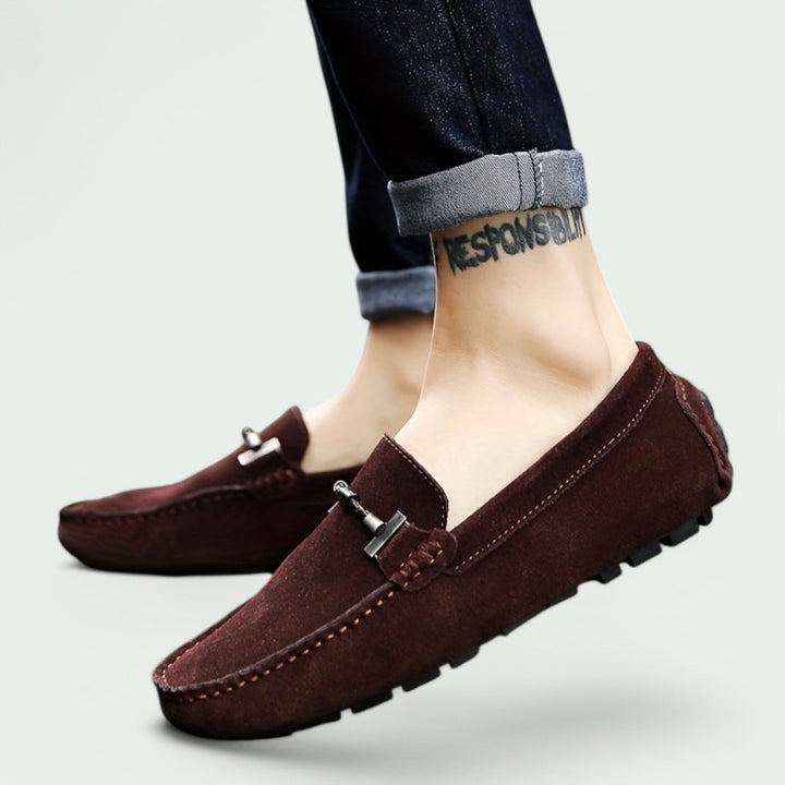 Svarte herre moccasins slip-on. Stilrene semsket skinnsko for både hverdag og fest.