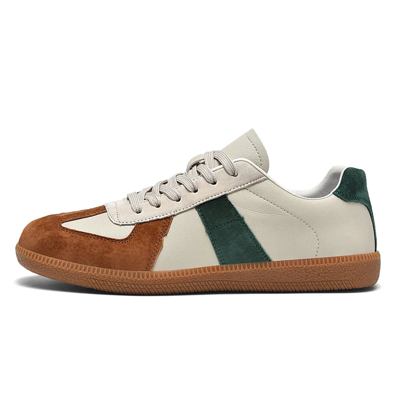 Stilige grå herresneakers, komfortable hverdagssko med klassisk stil.