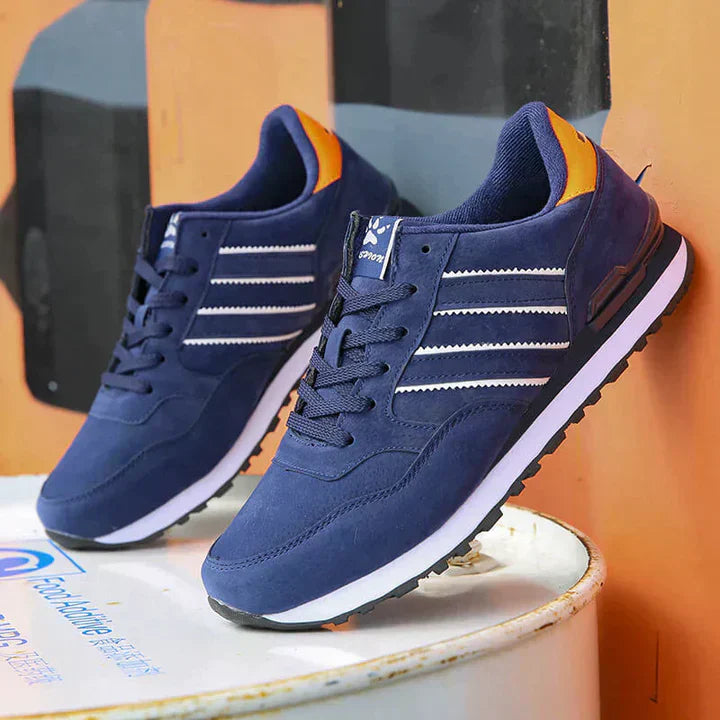 Lette og slitesterke herresneakers for en aktiv hverdag. Klassiske sko med stilfullt design og god støtte.