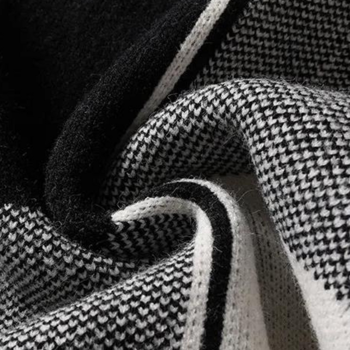 Herresweater i moderne design. Varm, komfortabel og stilig genser for menn, ideell som vintergenser.