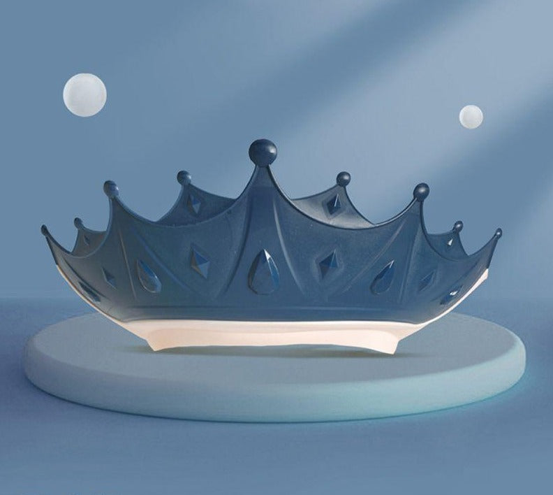 Tårefri badehette for baby med krone design. Vanntett beskyttelse for øynene under bading.