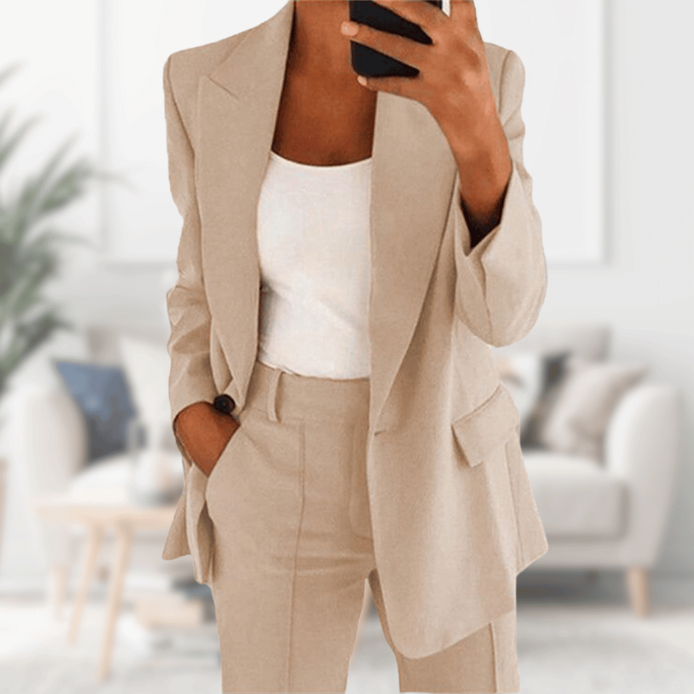 Beige damekjole i stor størrelse, en allsidig og elegant casual kjole for kvinner.