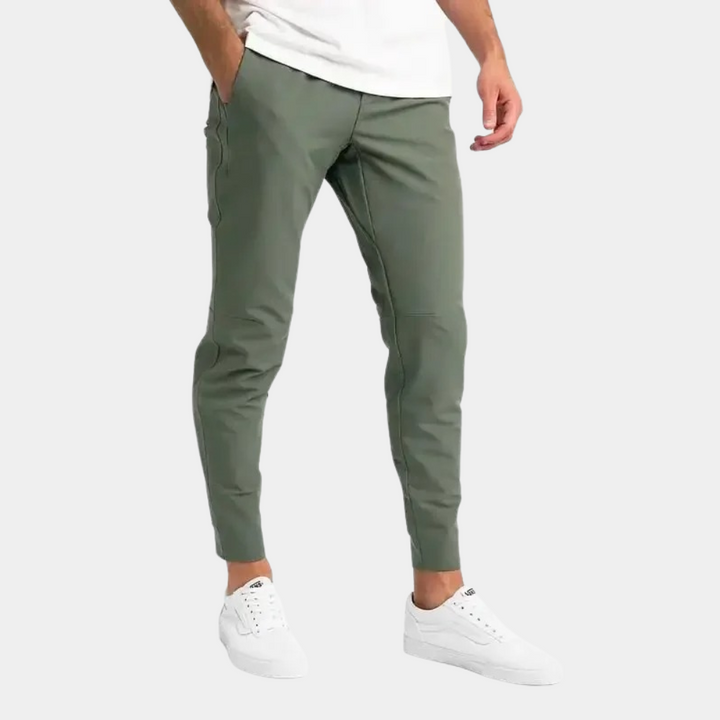 Komfortable herrebukser med stretch, perfekt for all slags vær, vind og regn. Allværs fritidsbukser.