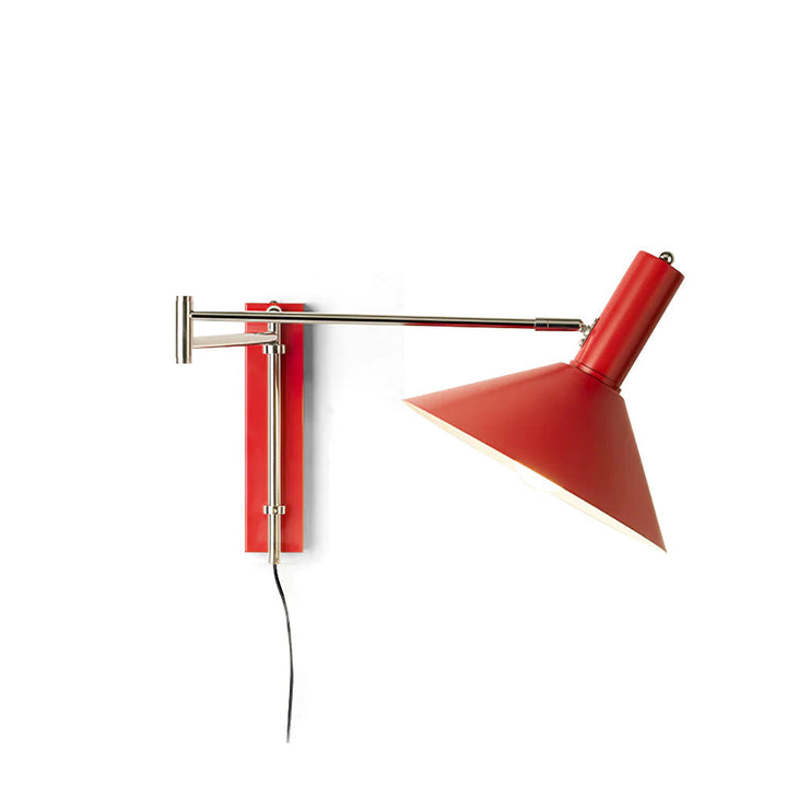 Elegant justerbar vegglampe for soverom, moderne minimalistisk stil. Ideell som leselampe ved sengen.