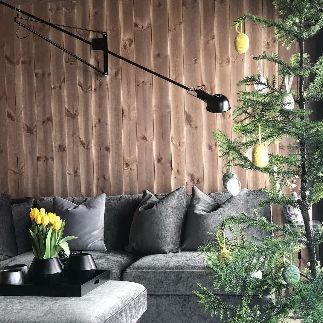 Hvit justerbar vegglampe 265. Perfekt arbeidslys eller leselampe for kjøkken eller kontor.