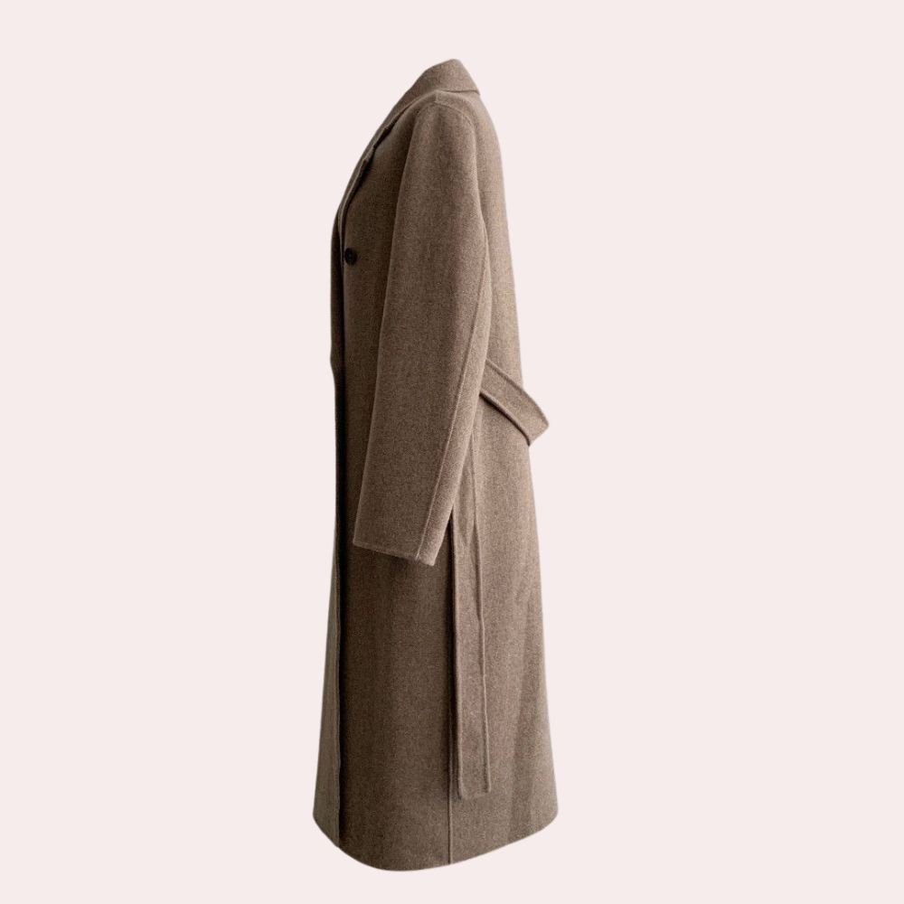 Elegant damekåpe med klassisk snitt og dobbeltsidig design, ideell som varm vinterkåpe.