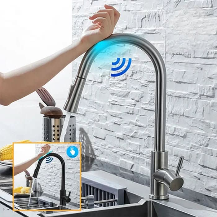 Elegant sølv kjøkkenkran med sensor og uttrekkbar tut. Perfekt for moderne kjøkkenforbedring.
