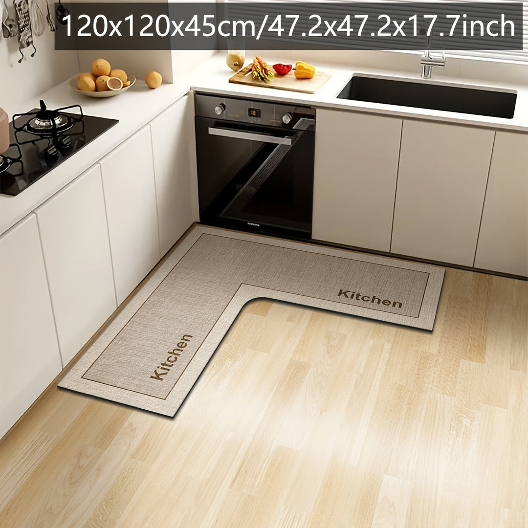 Elegant L-formet kjøkkenmatte i beige, forbedrer kjøkkendesign med komfort og vaskbare egenskaper.