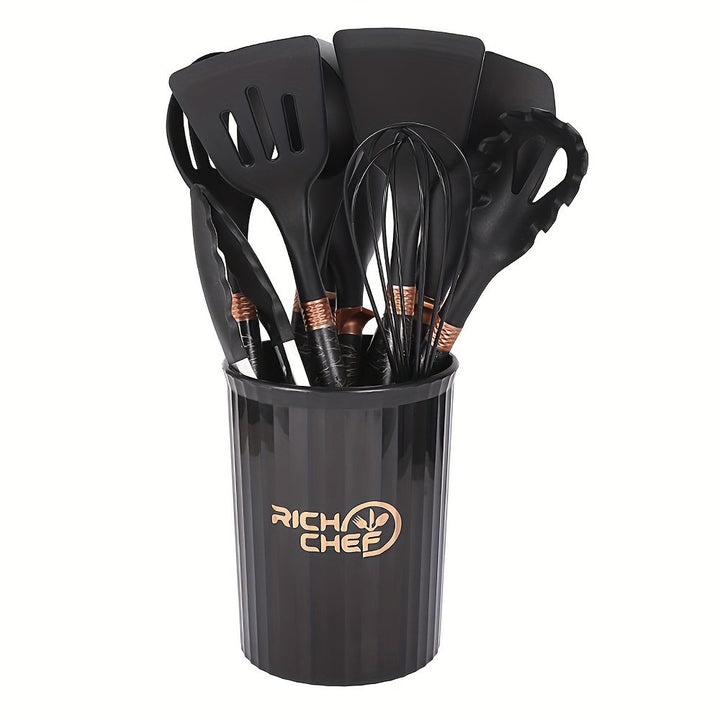 Varmebestandig silikon kjøkkenverktøy med nonstick-overflate og ergonomiske trehåndtak. Ideelt for matlaging.