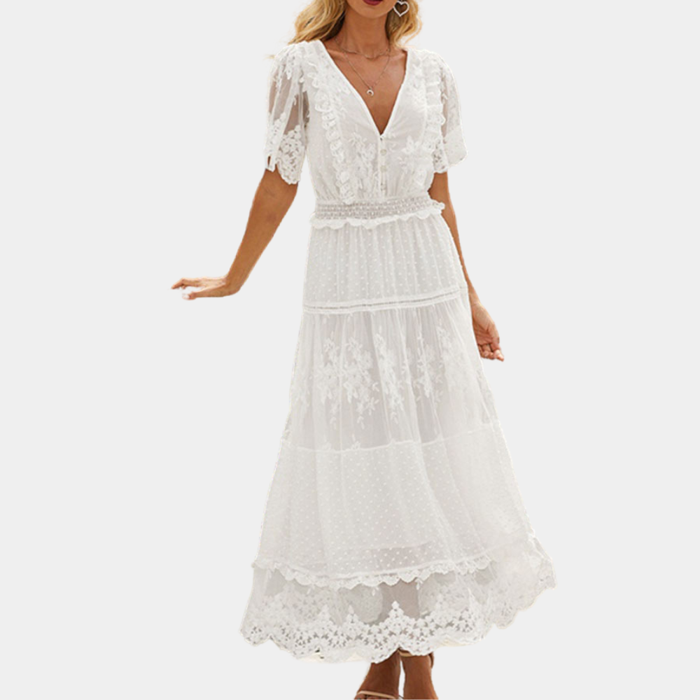 Elegant hvit blondekjole for kvinner, perfekt som sommerkjole eller festkjole. Tidløs og klassisk design.