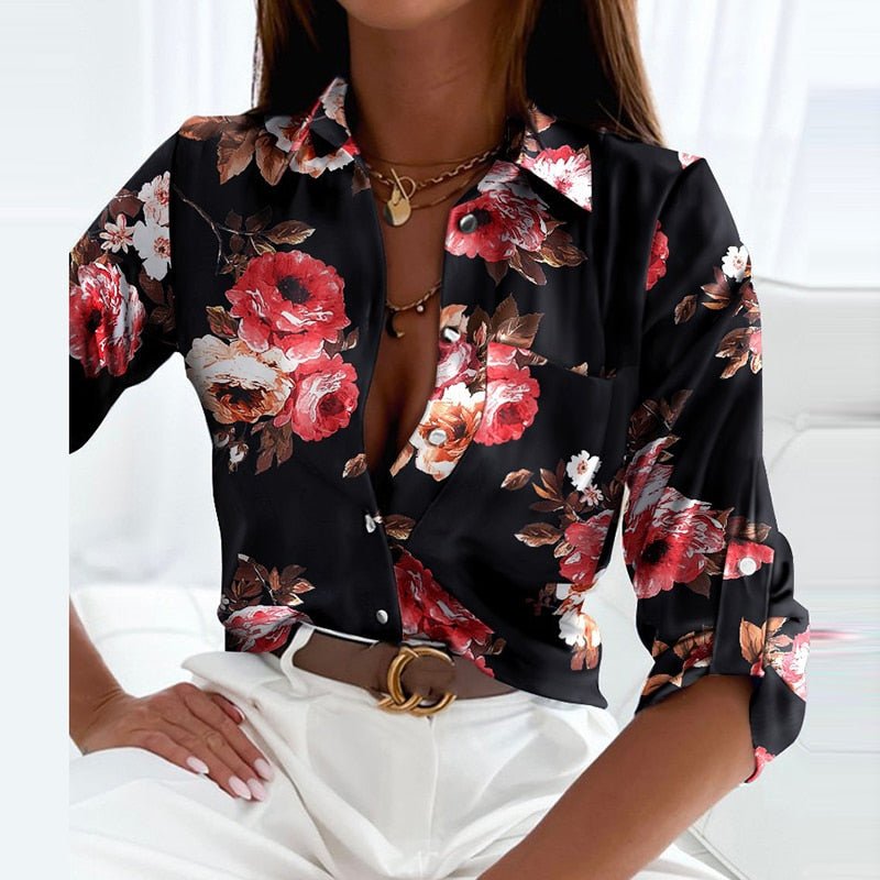 Stilfull vårbluse for kvinner, lett og pustende med elegant omslagsdesign.