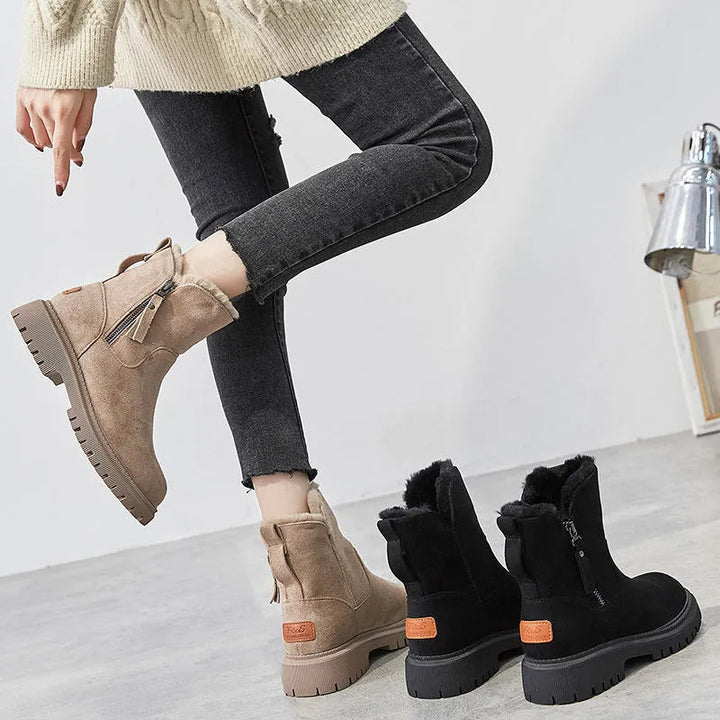 Komfortable ortopediske kvinneboots i elegant design. Med anti-skli funksjon for sikkerhet.
