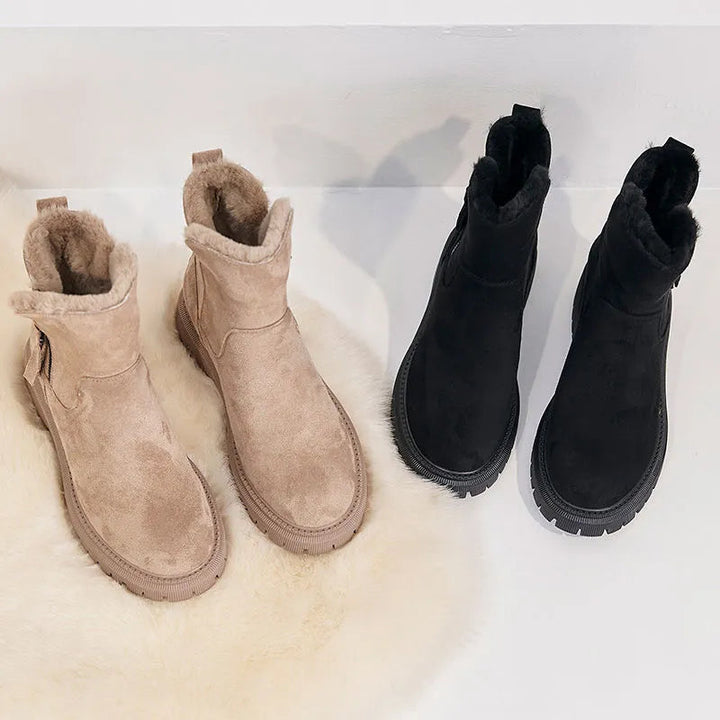 Stilige og komfortable casual dameboots i beige og svart. Alltid chic og passende for enhver anledning.