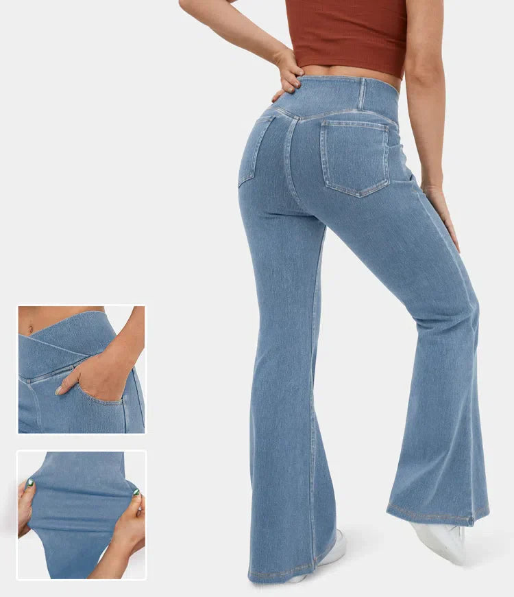 Komfortable flared kvinnebukser med høy midje i blått. Perfekt for vår/sommer casual eleganse.