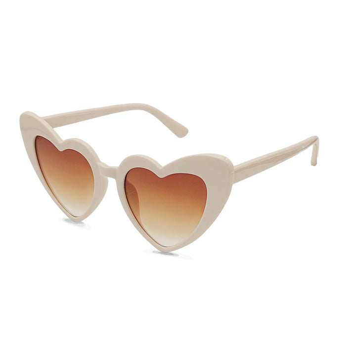 Trendy hjerteformede solbriller for kvinner med UV400 beskyttelse, perfekt sommertilbehør.