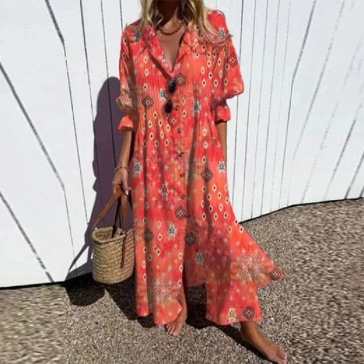 Kvinne i elegant bohemsk maxikjole, ideell for avslappede sommerfester og strandpromenader.
