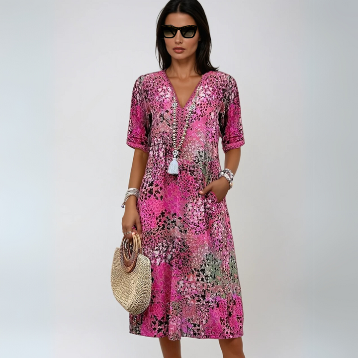 Behagelig elegant boho midikjole for kvinner. Stilfull sommerkjole, perfekt for hverdagsbruk og varme dager.