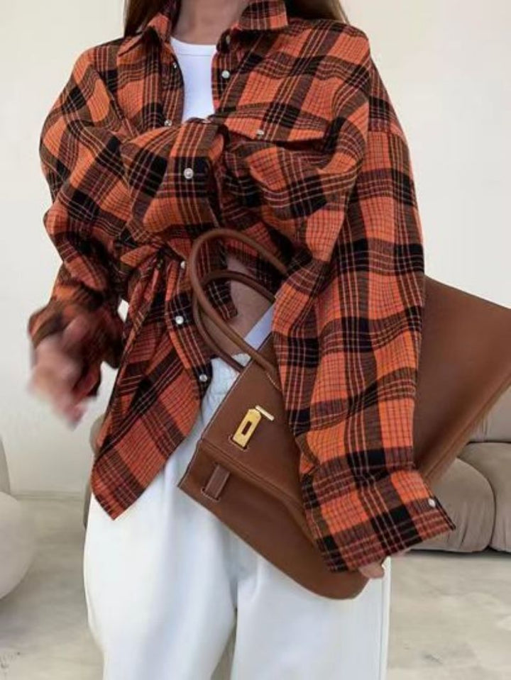 Trendig oversized rutete skjorte for kvinner. En komfortabel dameskjorte som passer til allsidig casual stil.