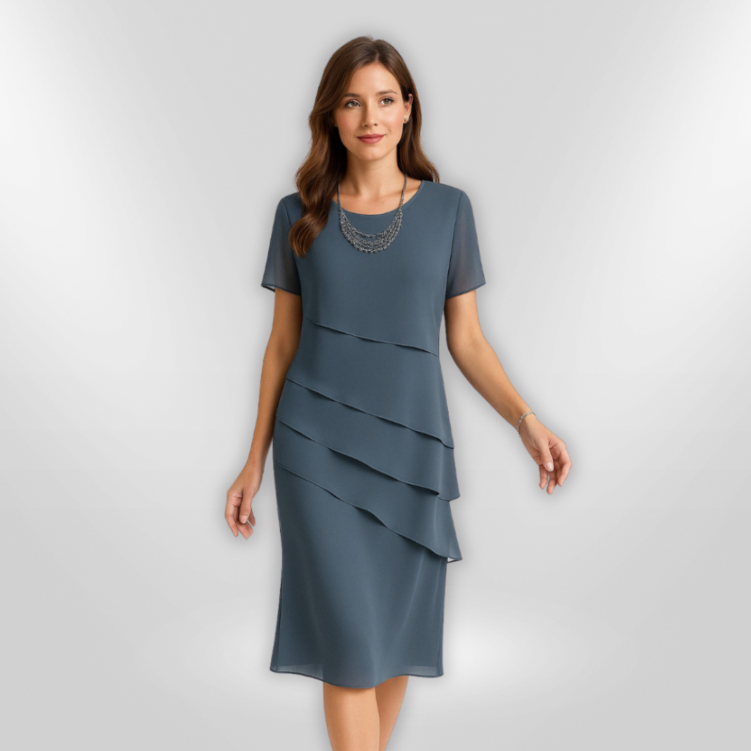 Kvinners elegante sommerkjole i chiffon. Ideell som bryllupsgjest- eller festkjole.