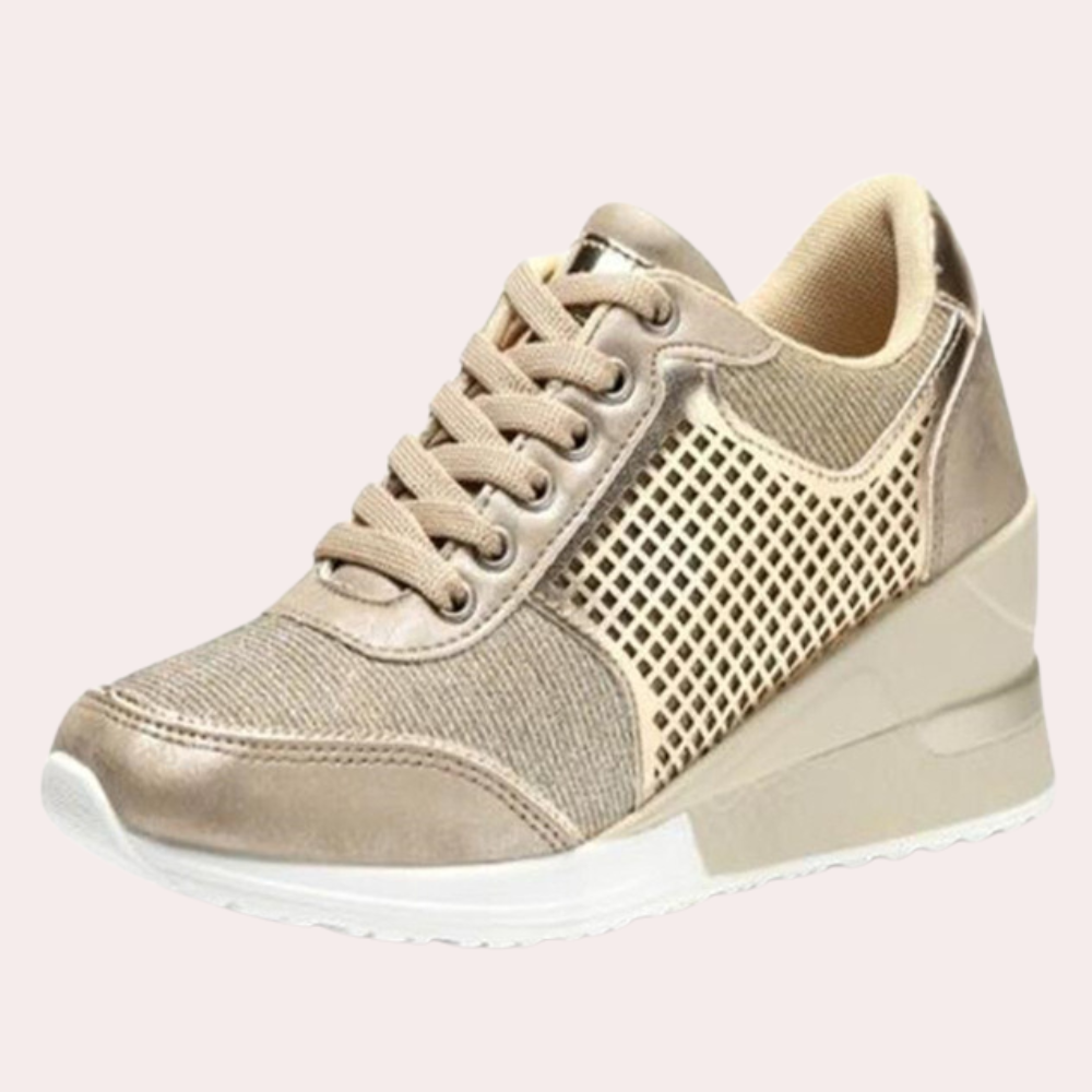 Trendy kvinne sneakers med kilehæl. Allroundsko som kombinerer joggesko-komfort med høye hælers eleganse.