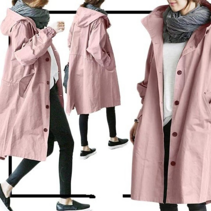 Moderne kvinners lang trenchcoat med hette. Elegant allværsjakke, ideell som stilig vår- og høstjakke.