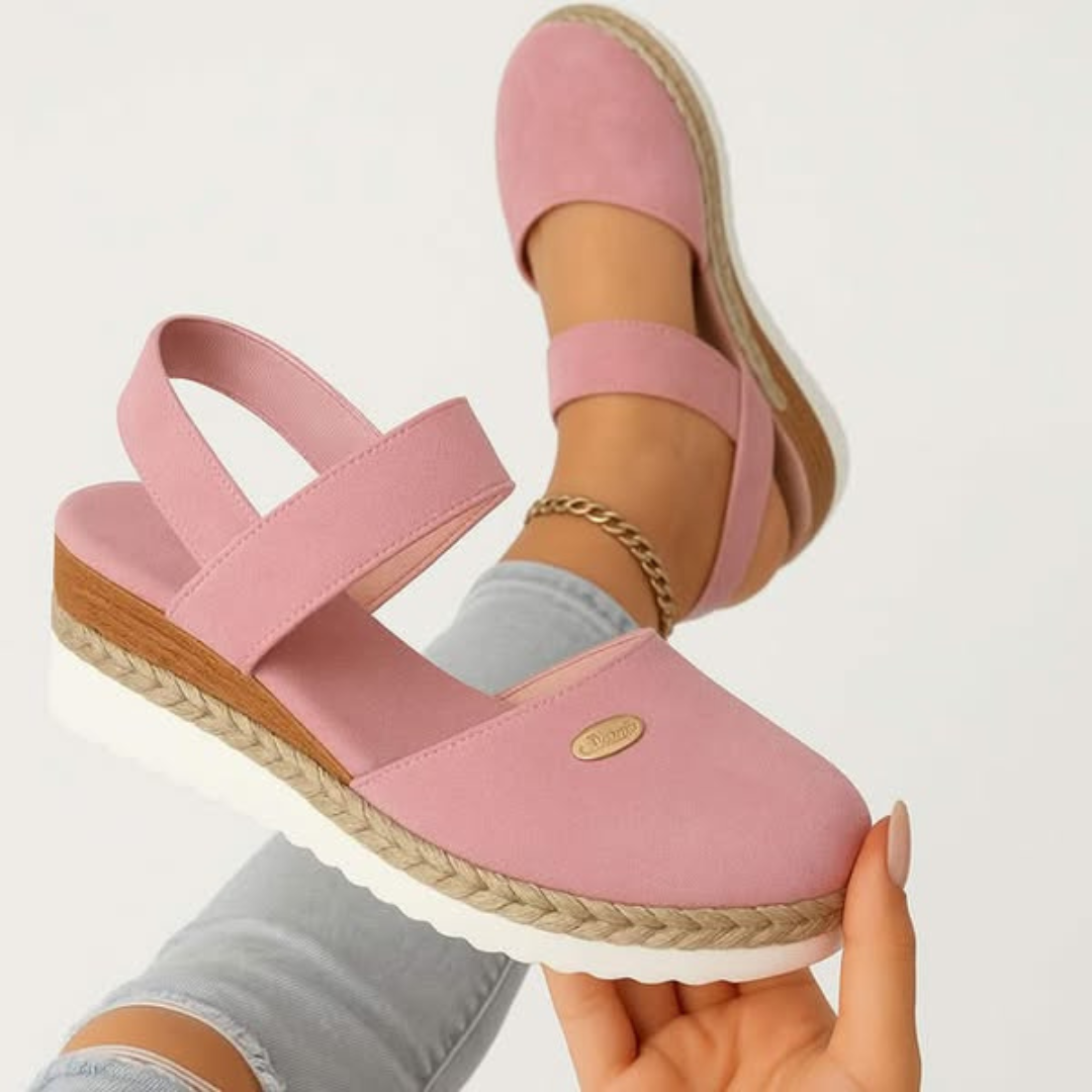 Lette kvinner sandaler med stabil design, perfekte for sommer, hverdagsbruk og strand.