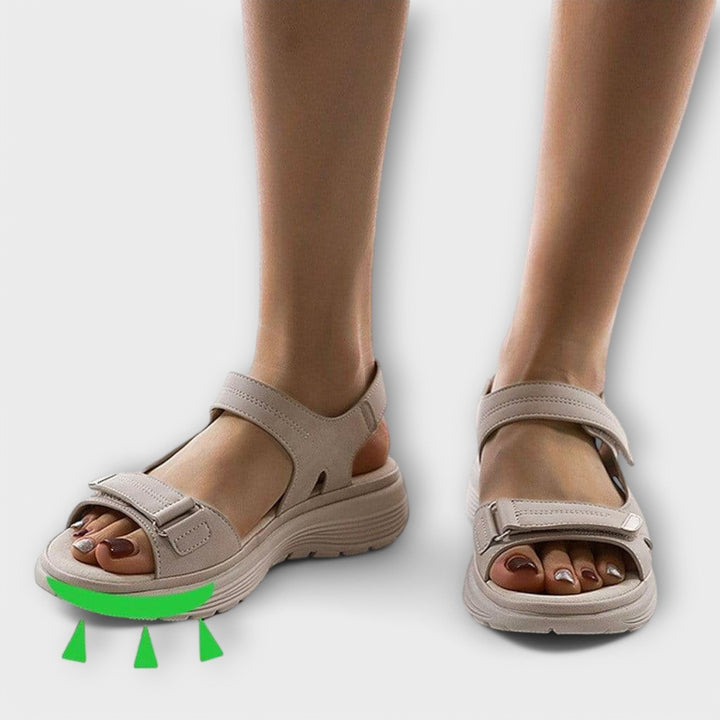 Allsidige kvinnesandaler, lettvekt og ergonomisk design. Ideelle for utendørsaktiviteter og daglig komfort om sommeren.