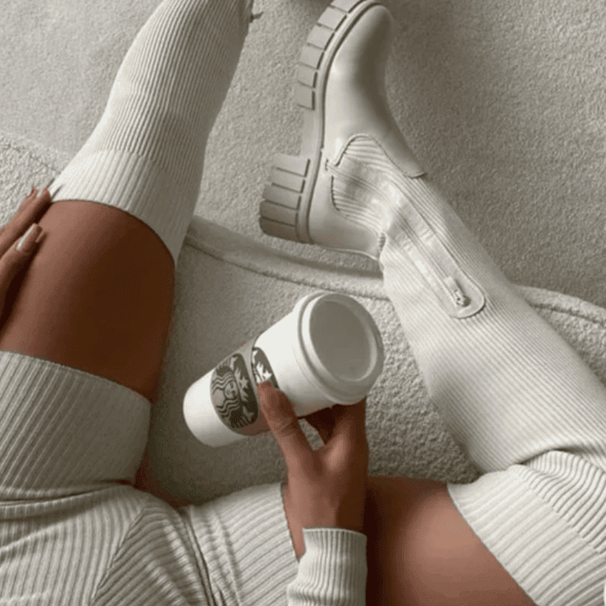 Dame Stretch Boots i sort, med elegant design og behagelig passform. Ideelle hverdagsstøvler for kvinner.