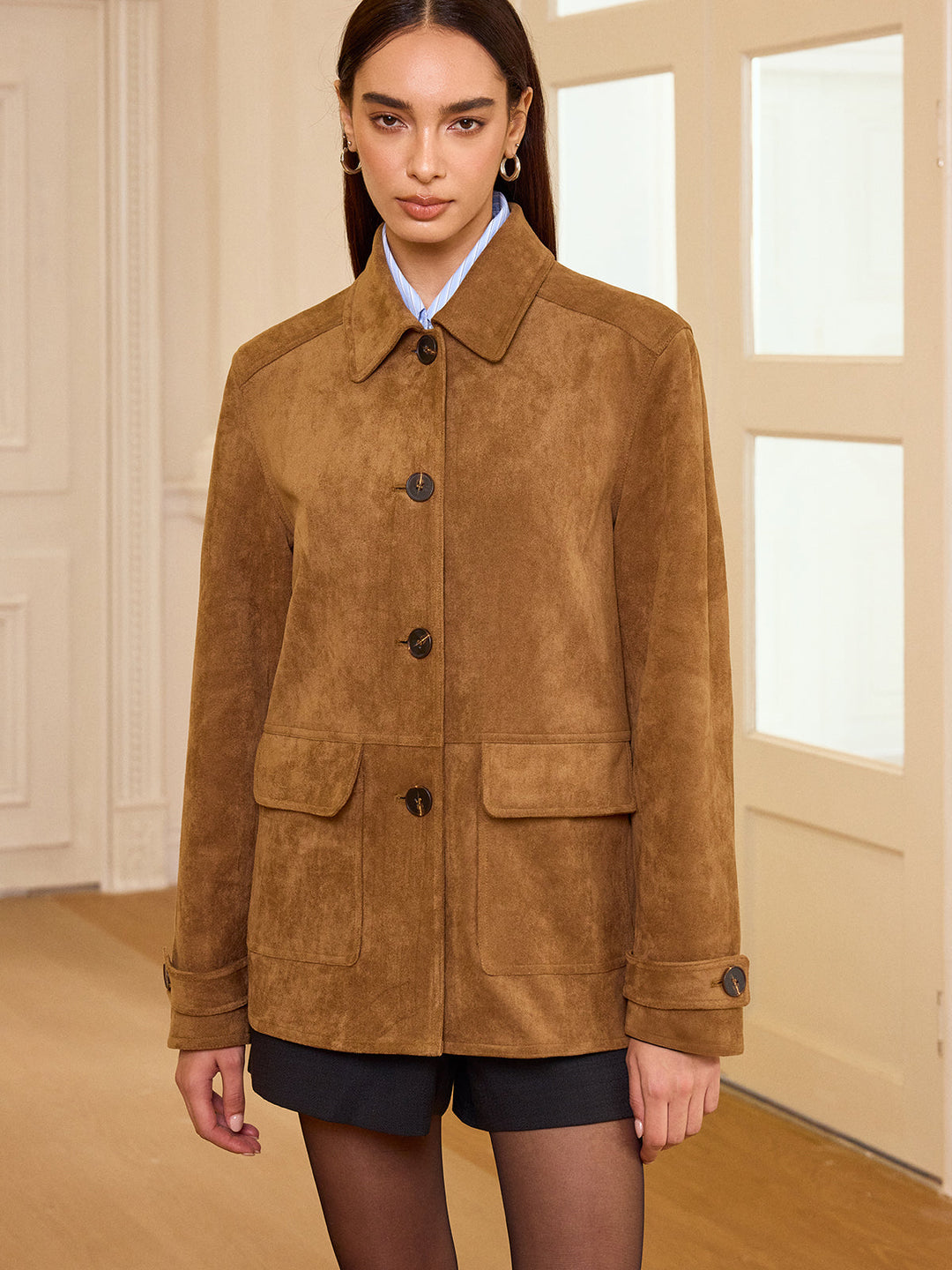 Langermet blazer for damer, med en komfortabel passform og moderne snitt for hverdagsbruk.