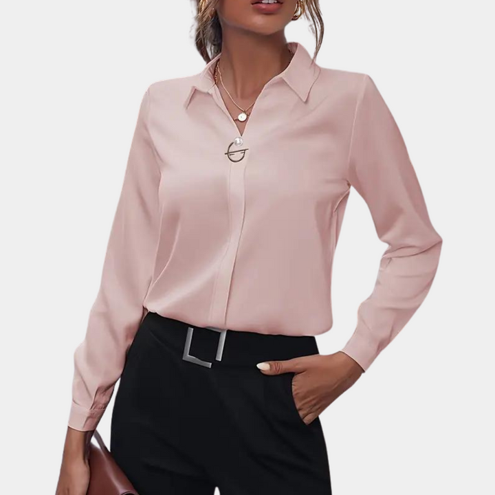 Mote bluse for kvinner. Klassisk design, langermet topp perfekt for fest og en stilfull look.