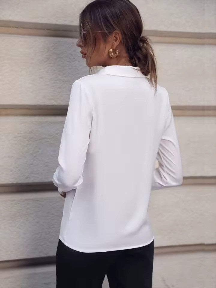 Produktbilde: Allsidig kvinnebluse. Stilfull langermet topp, ideell for kontor, fest og hverdag.