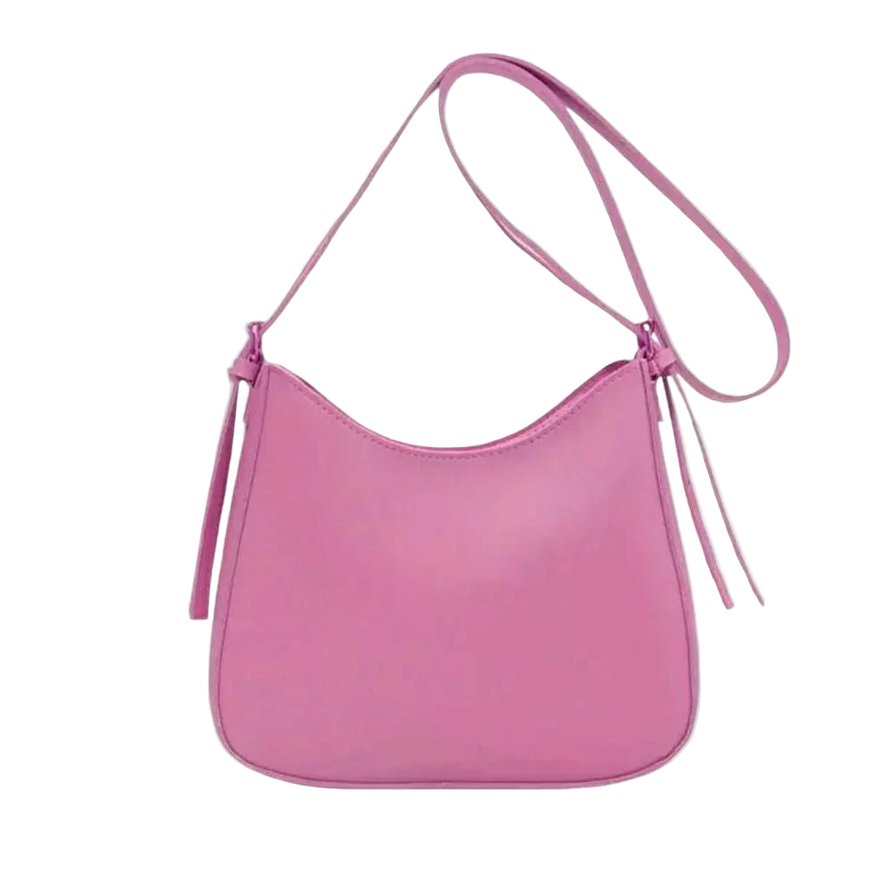 Elegant svart strukturert crossbody-veske for kvinner med justerbar stropp; perfekt for hverdagsbruk.