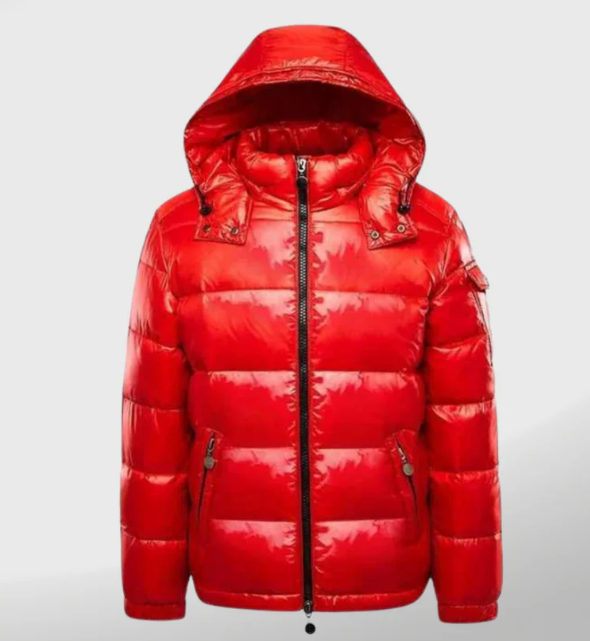 Moteriktig og lett dame pufferjakke. Allværsjakke for kvinner, ideell for fritid og en stilren look.