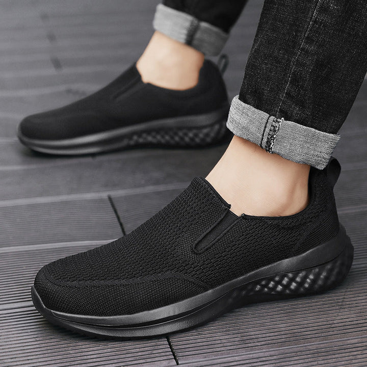 Pustende menns slip-on joggesko. Komfortable herresko, perfekte sommersko for avslappet stil.