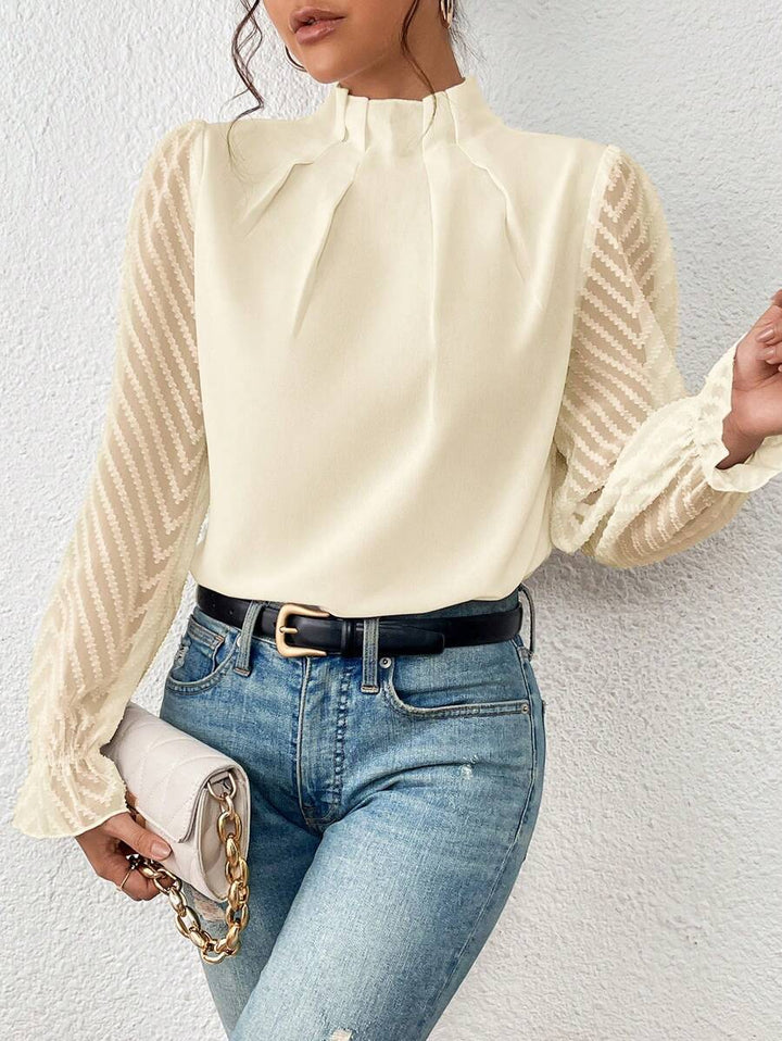 Stilfull kvinners turtleneck genser. Allsidig damegenser for casual og elegant bruk, passer kontorstil.