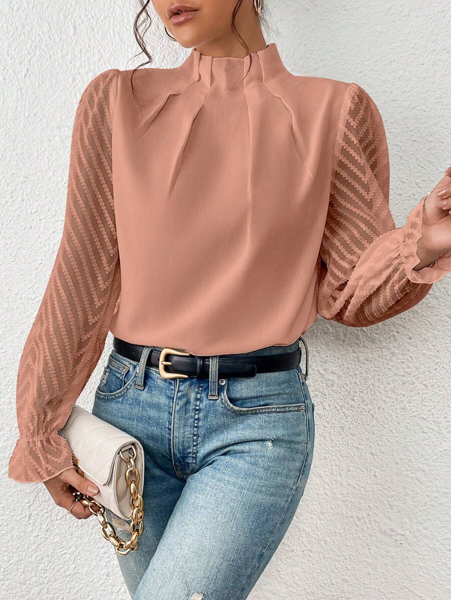 Myk og elegant kvinners turtleneck genser. Tidløs halsgenser i polyester, perfekt for en moderne og komfortabel look.