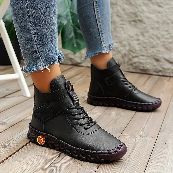 Moderne vintersneakers for kvinner, et stilig valg som kombinerer isolasjon og trendy design.