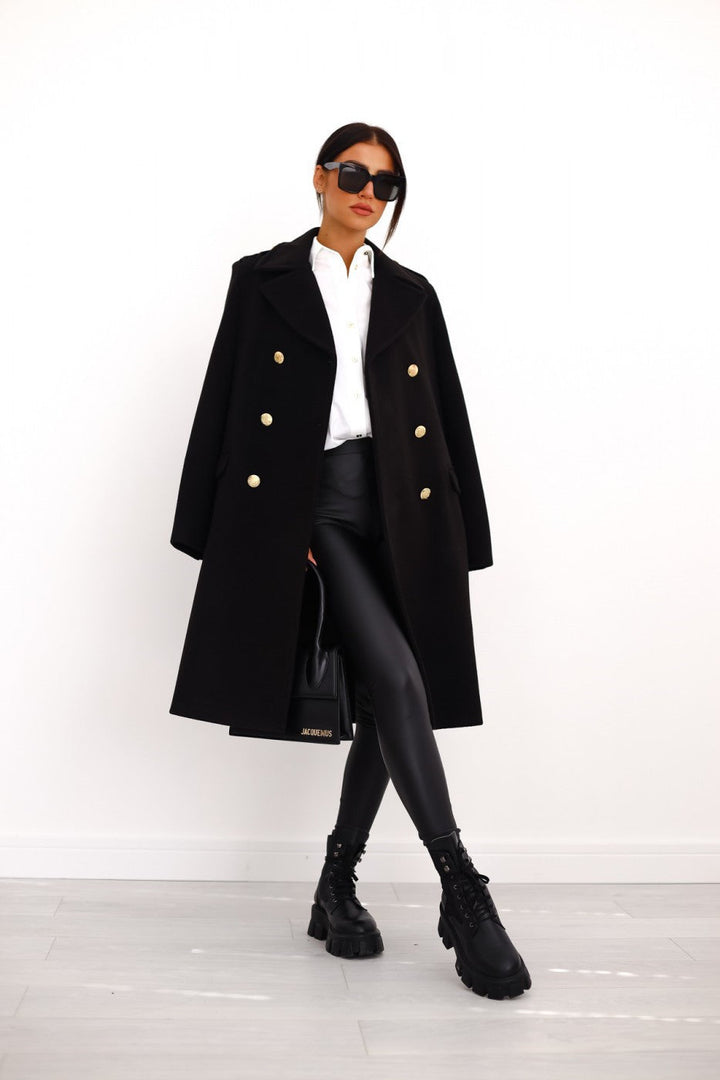 Kvinner: Dobbelsnappet elegant trenchcoat, varm vinterfrakk med stilfull passform.