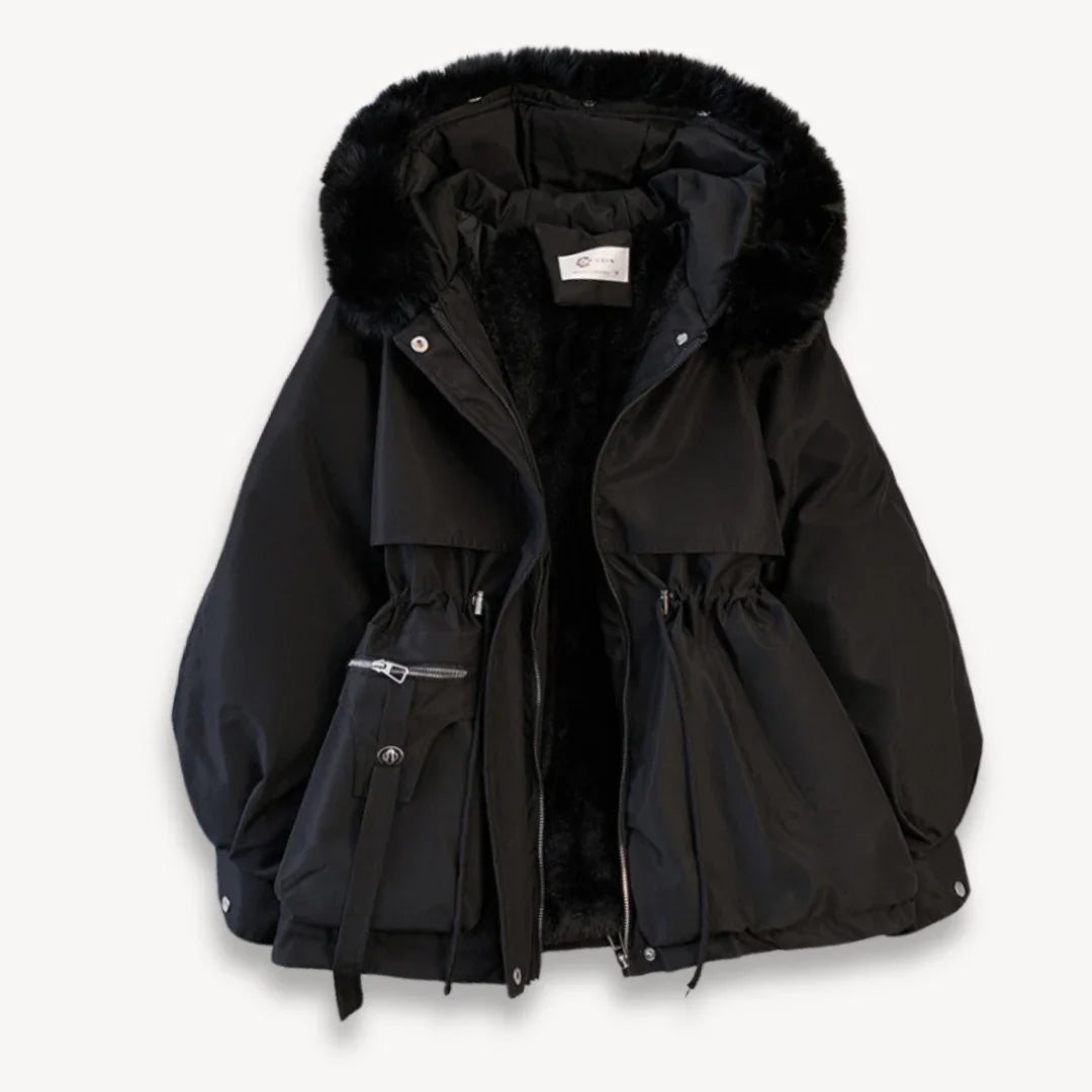 Stilfull dame vinterjakke med hette, designet for å holde deg varm og trendy gjennom hele vinteren.