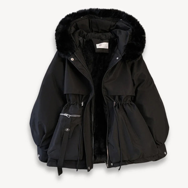 Stilfull dame vinterjakke med hette, designet for å holde deg varm og trendy gjennom hele vinteren.