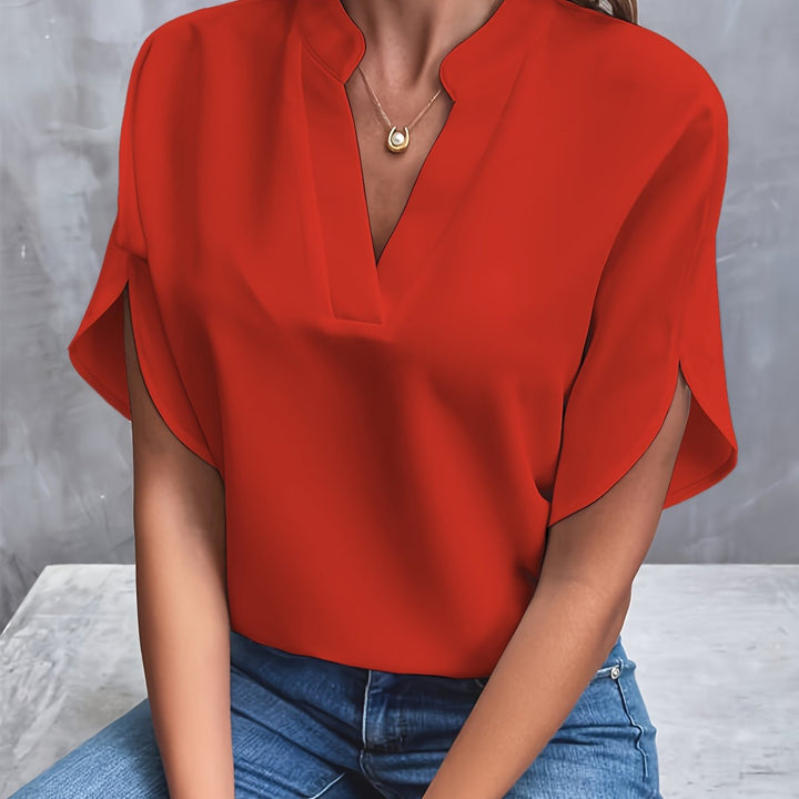 Moteriktig damebluse, allsidig og behagelig for vår og sommer. Elegant og fargerik.