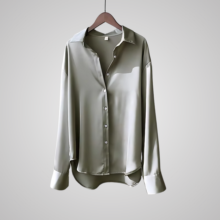 Chic kvinnebluse for kontor og møter. Elegant og profesjonell damebluse som utstråler selvtillit.