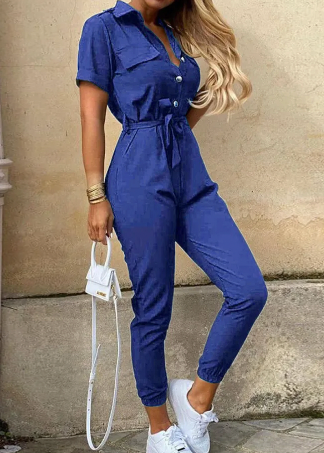 Elegant overall for damer, komfortabelt festantrekk, ideell som bryllupsgjest antrekk.